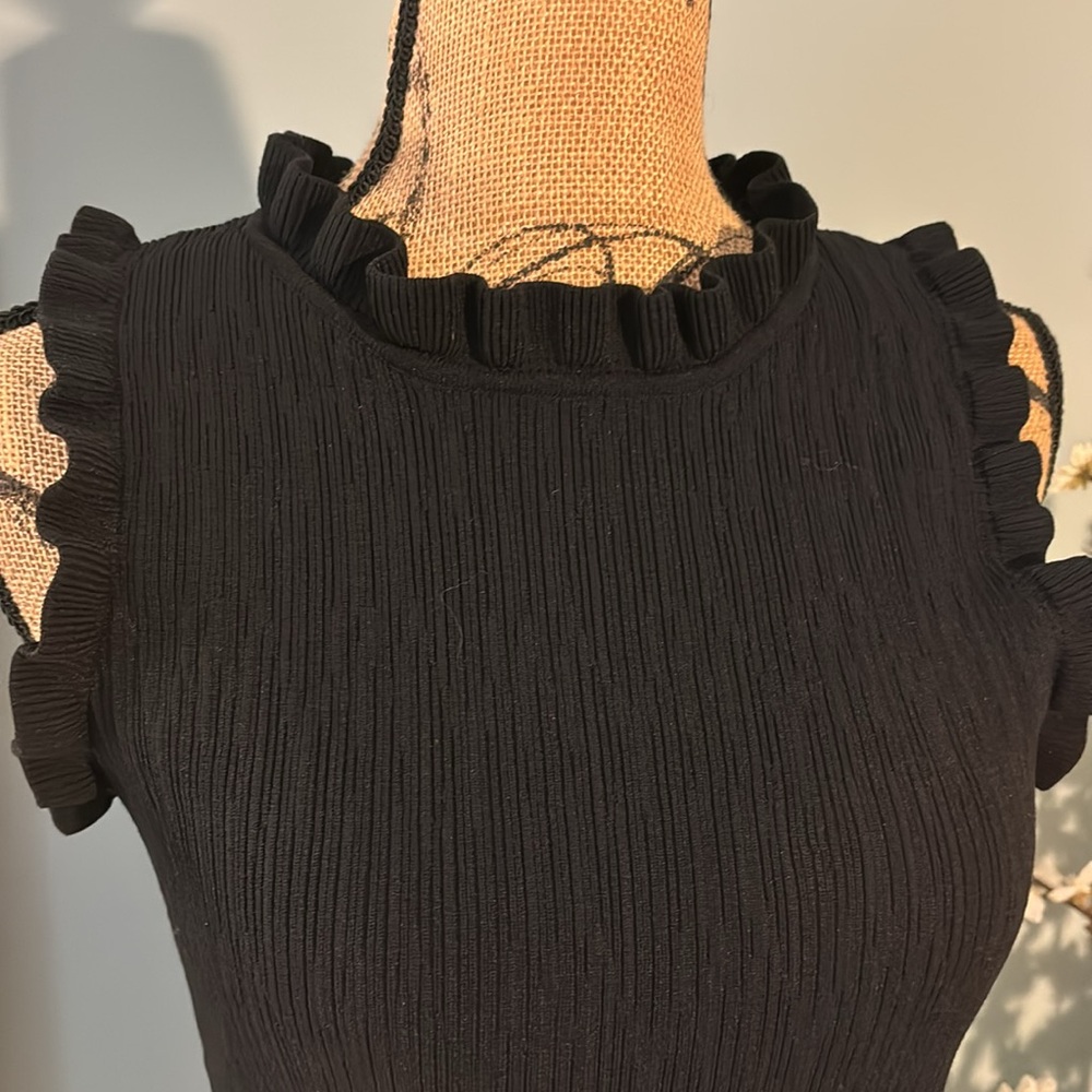 Current Air Los Angeles Ruffle Neck Tank - Picture 2 of 10
